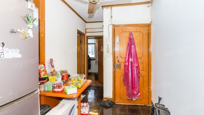 航鹰小区二手房实景图