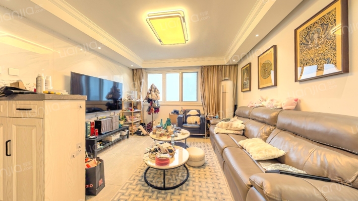 东方金座二手房实景图