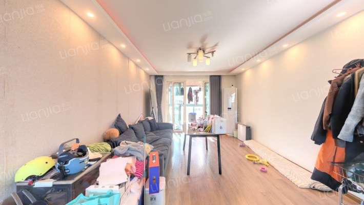 万里晶品苑二手房实景图