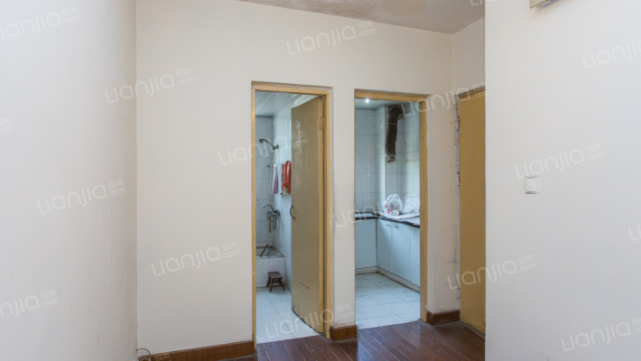 桃浦七村雪松苑二手房实景图