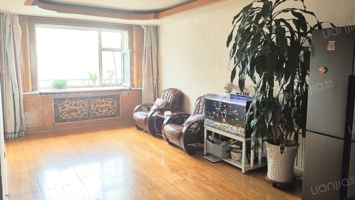 万基小区二手房实景图