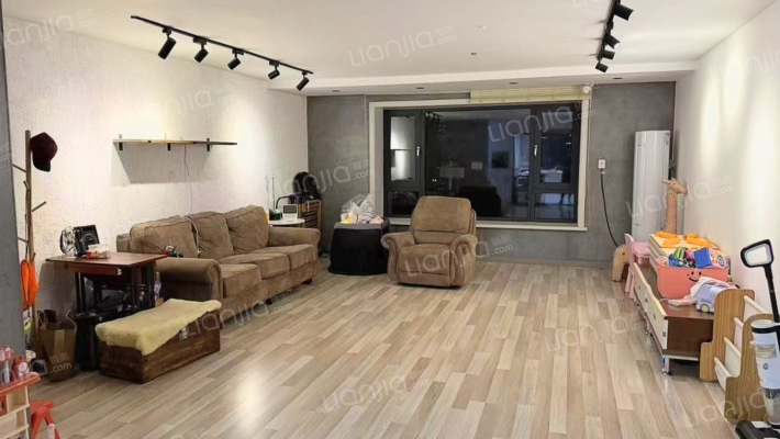 厦门街6号楼二手房实景图