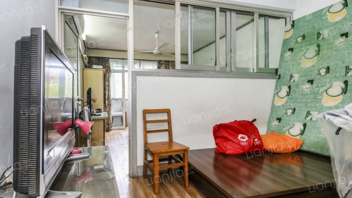 安顺路322号二手房实景图