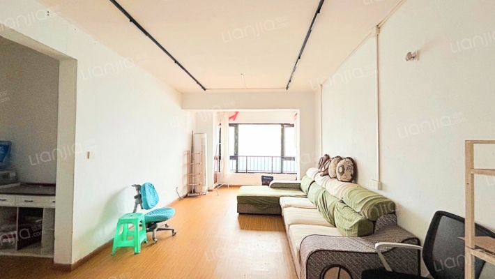 重庆融创文旅城汀兰岸二手房实景图