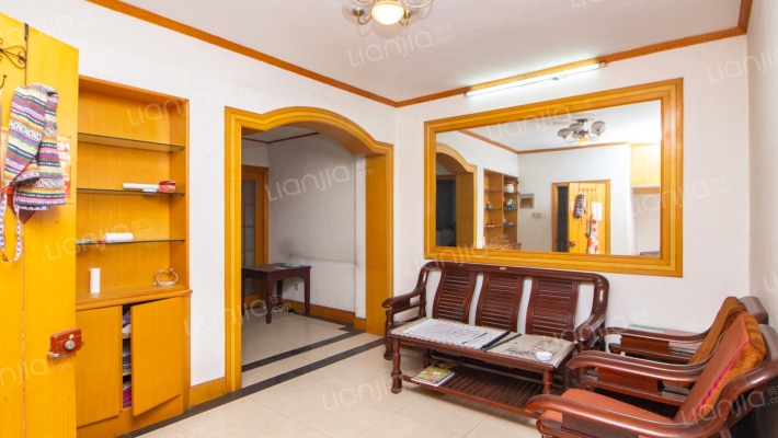 跑马山路4号二手房实景图