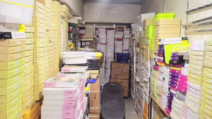 新源发国际商城二手房实景图