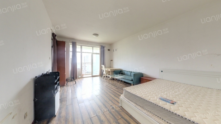 依云二手房实景图