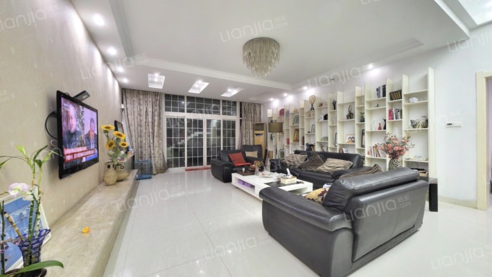 佳邸别墅二手房实景图