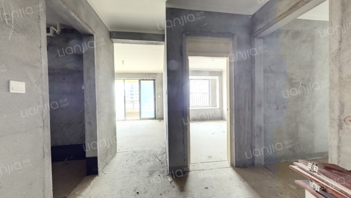 泰宏建业国际城20号院二手房实景图