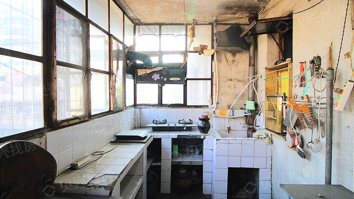 竹湖园精装两室一厅出售  出行方便 生活便利-厨房