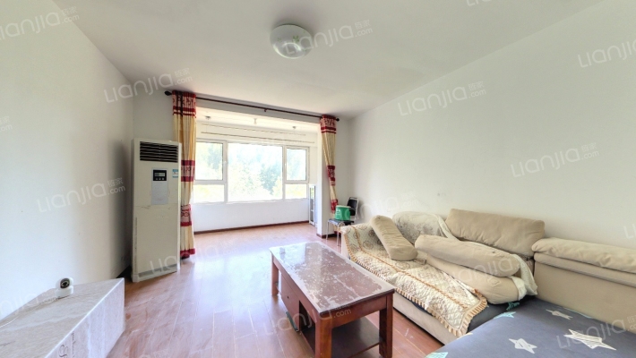 恒盛小镇艺墅二手房实景图