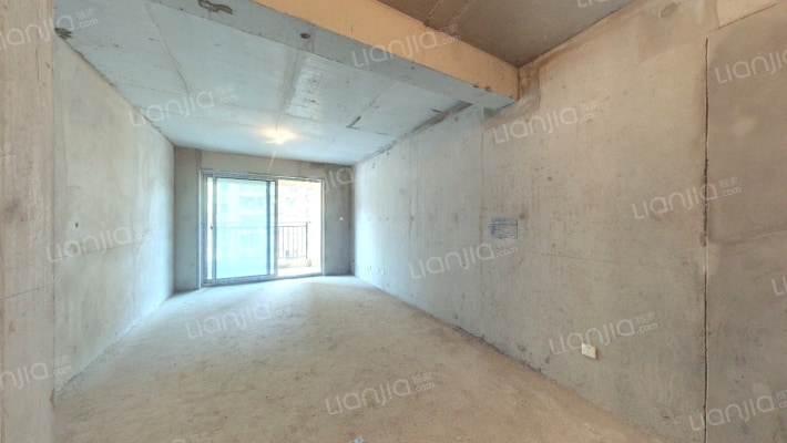 绿地峰辉二期二手房实景图