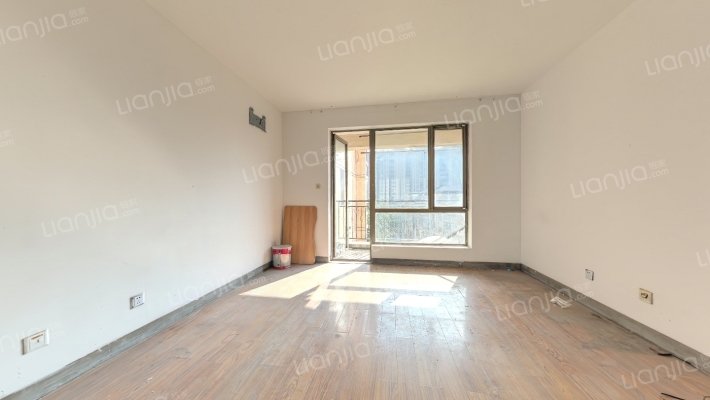 东方冠郡一期二手房实景图