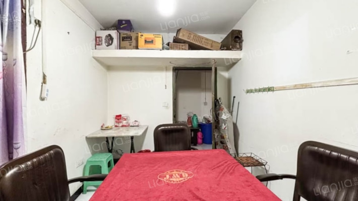 龙发街二手房实景图