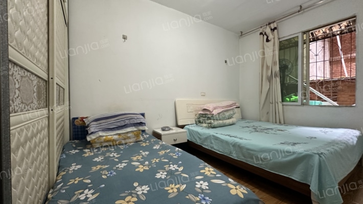 市东路32号二手房实景图