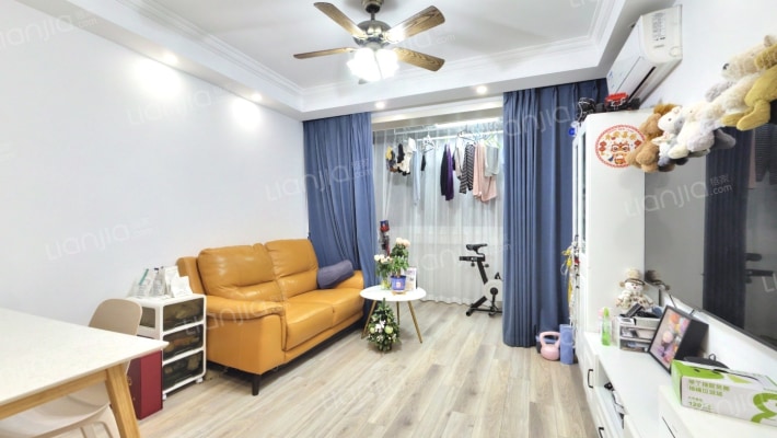 虹霞小区二手房实景图