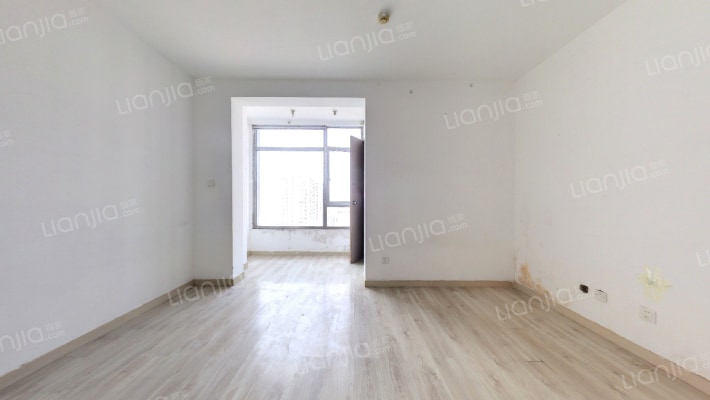 峻峰华亭二手房实景图