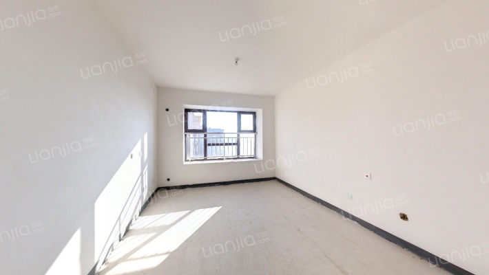 绿地新礼华府二区二手房实景图