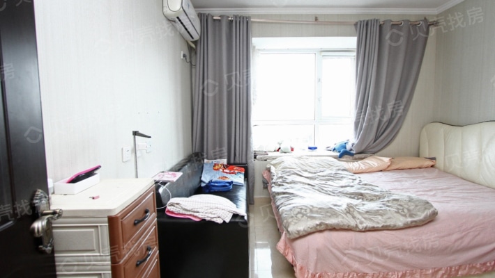 云鼎鑫城 精装修三房 多一个房间的使用面积看房约-卧室B