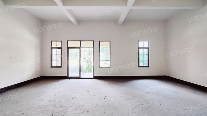 庆隆南山高尔夫国际社区柏翠庄二手房实景图