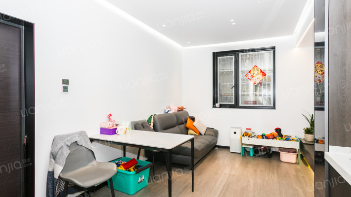 光新路129弄二手房实景图