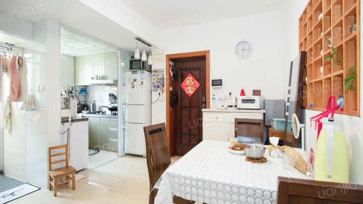 佳虹小区二手房实景图