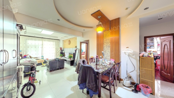 蓝天嘉苑二手房实景图