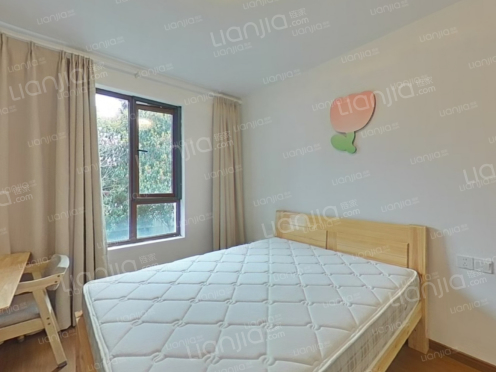 合租·水墨江南一期 8居室 南卧