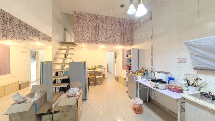 城市3米6公寓二手房实景图