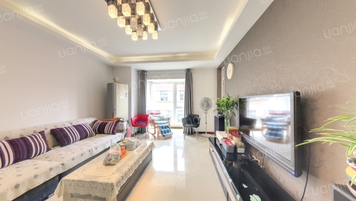 东郊小镇第四街区二手房实景图