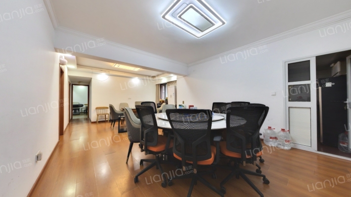 银鑫公寓二手房实景图