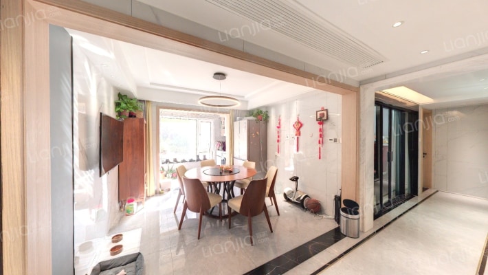 融创·瑷颐湾D区二手房实景图