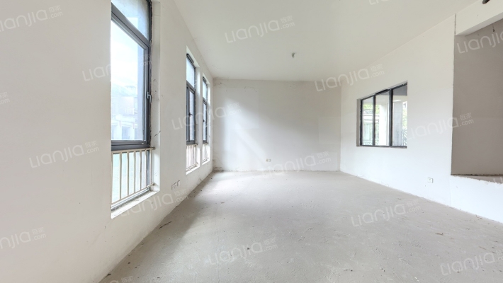 中海峰墅二手房实景图