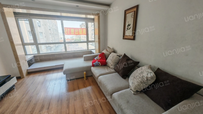 江岸龙苑小区二手房实景图