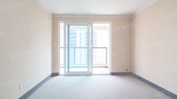 美的悦岚山东区二手房实景图