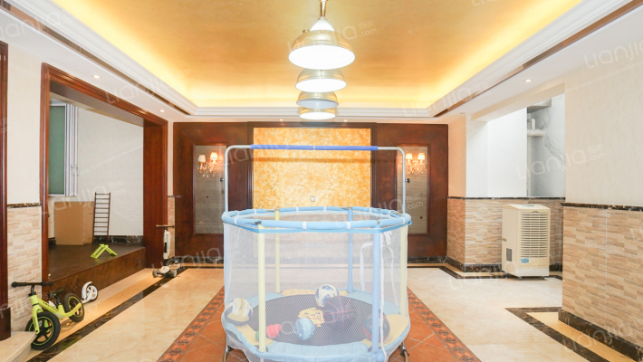 中梁英伦印象(别墅)二手房实景图