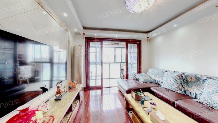 靖宇家园二手房实景图