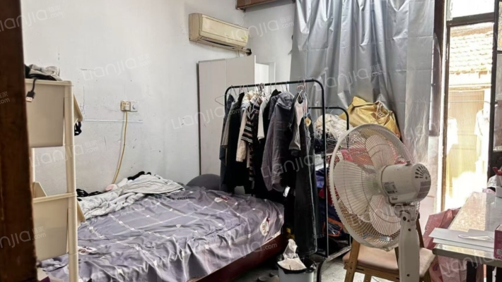 怡荷新村二手房实景图