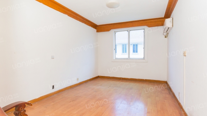 南桥路303弄二手房实景图