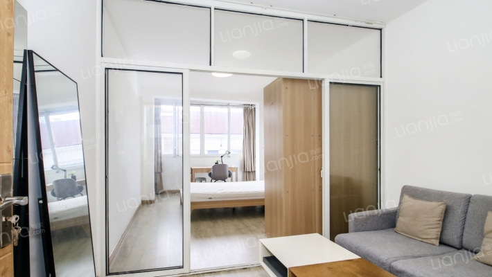 华馨小区(万航渡路1496号)二手房实景图