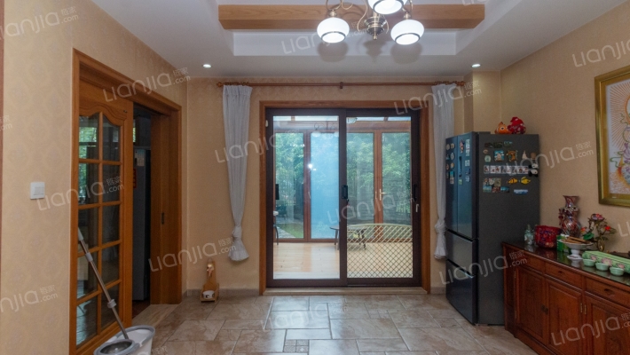 保利十二橡树庄园二手房实景图