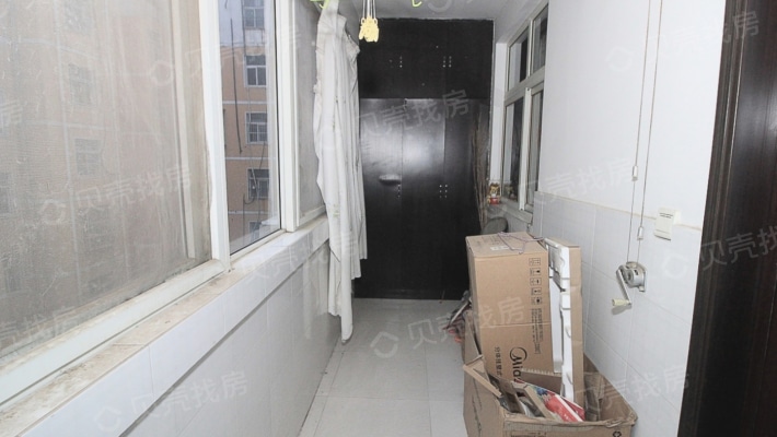 湛河区和顺路河滨公园南门程庄社区精装修3室拎包入住-阳台