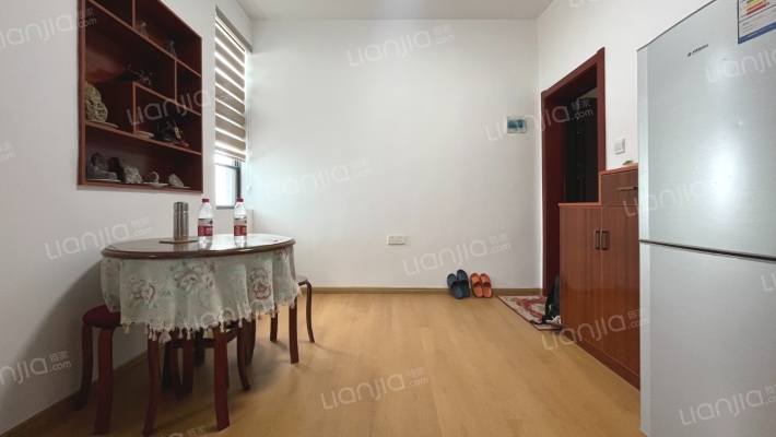 银河东路619号二手房实景图