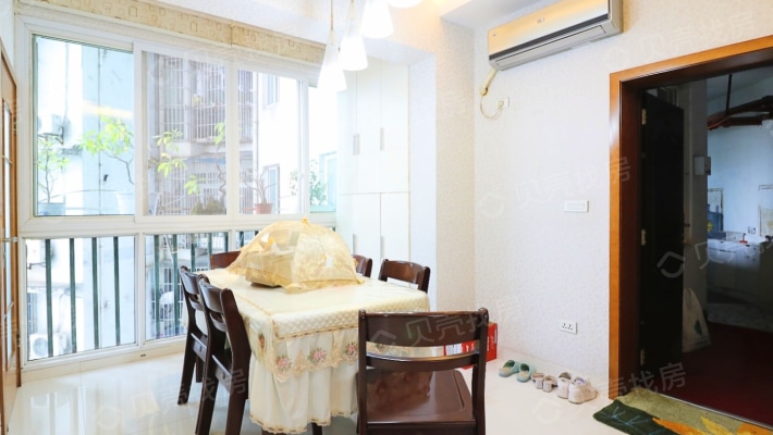 房子位于上江北好的地段位置好交通方便配套设施完善-餐厅