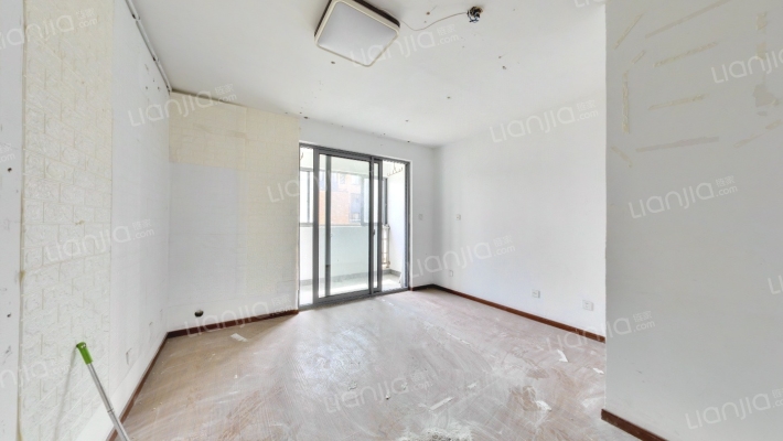 佘北家园茸绣苑二手房实景图