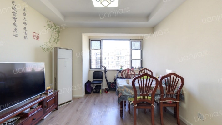 置地新唯花园二手房实景图