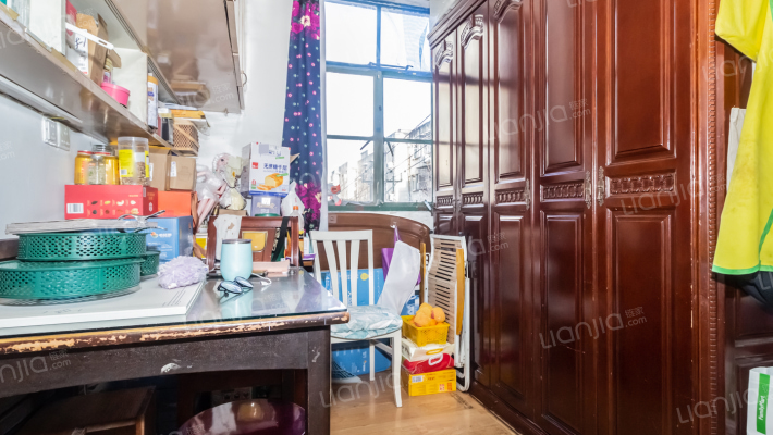 靖宇家园二手房实景图