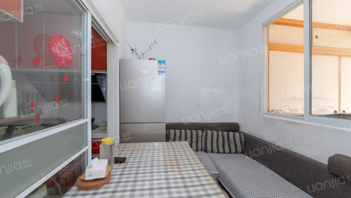 世家小区二手房实景图