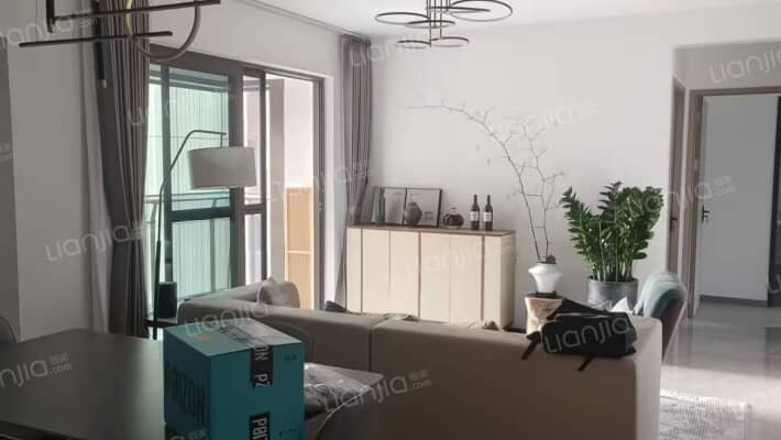 和荣西湾二手房实景图