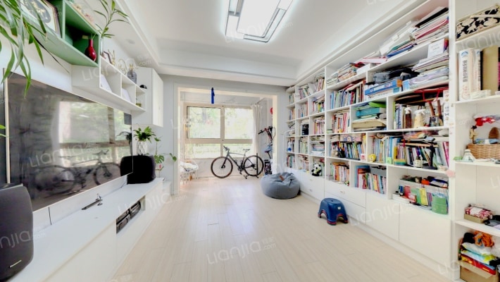 日月光伯爵湾（一期）二手房实景图